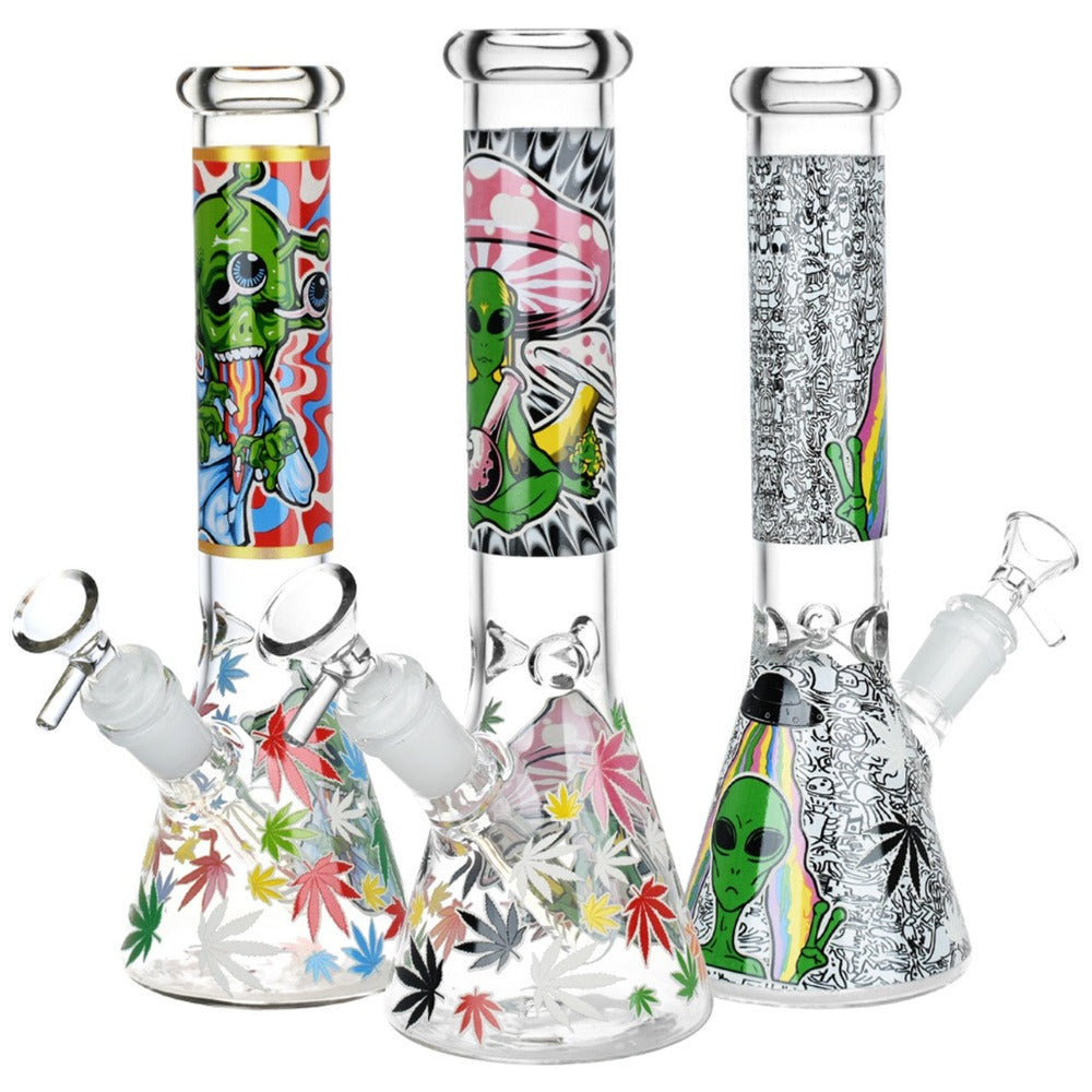 Alien glow in the dark glass bong - Shell Shock