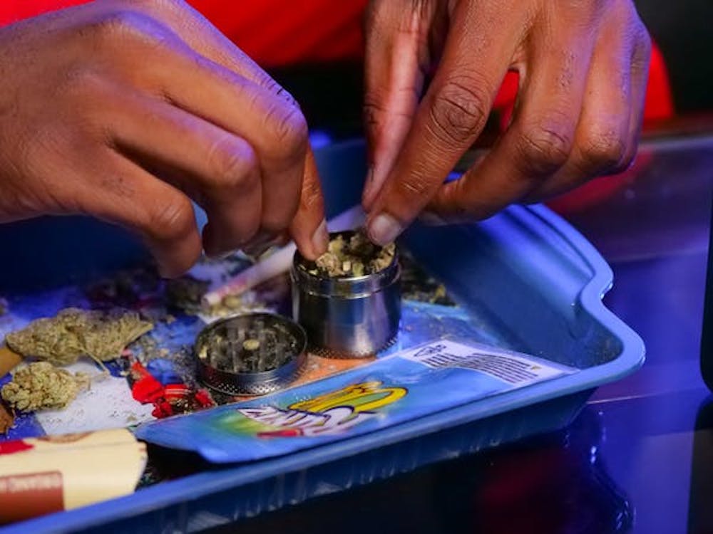 Rolling a joint with Grinder - Shell Shock